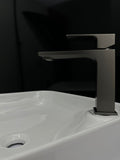 Monomando Corto para Lavabo "Row" Gun Metal